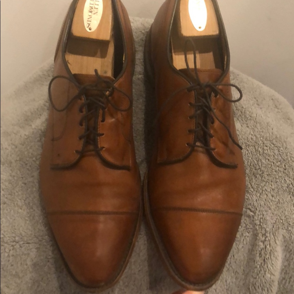 Allen Edmonds very good condition tan shoes